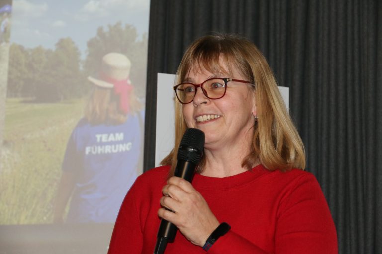 Gästeführerin Sandra Laurentz erzählt vom Ehrenamt