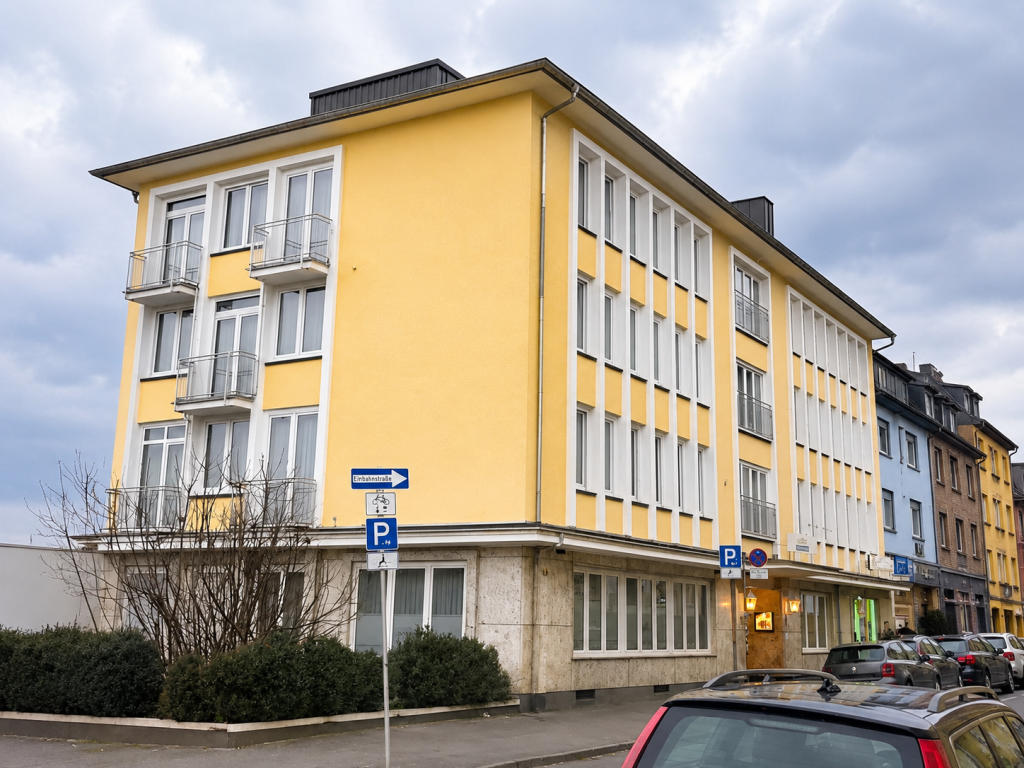Außenansicht des Parkhotel Gießen mit modernem Hotelgebäude in zentraler Lage.