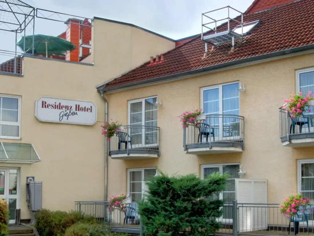 Residenz Hotel Gießen mit moderner Außenansicht und Balkonen
